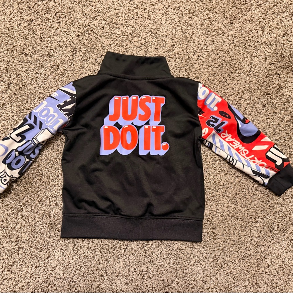 Nike Zip-Up Jacket - Picture 2 of 3